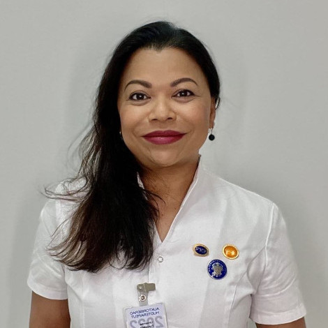 Umamas Fungdahl auktoriserad hudterapeut på umamas skincare